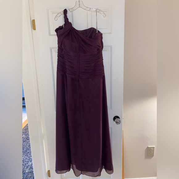 Couture Collection Eggplant Purple Bridesmaid Dress, size 22, minor alterations - Picture 2 of 5